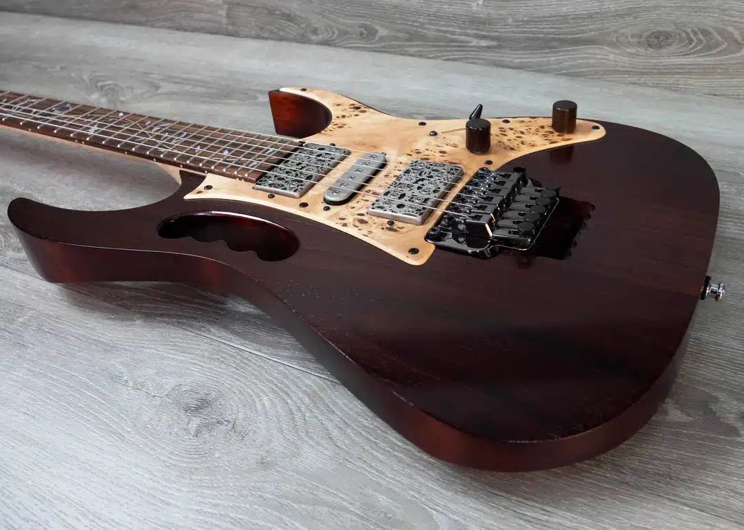 Packs de mantenimiento para guitarras eléctricas y bajos